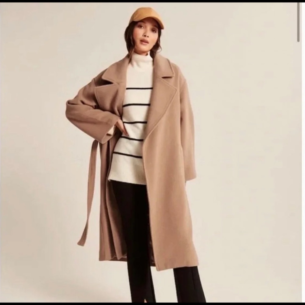 Abercrombie & Fitch Slouchy Belted Wool-Blend Coat